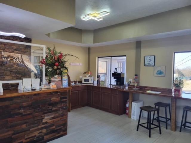 Smokies Inn - New Linens & Ultrafast Wifi - Friendliest Hospitality Guaranteed! Кодак Экстерьер фото